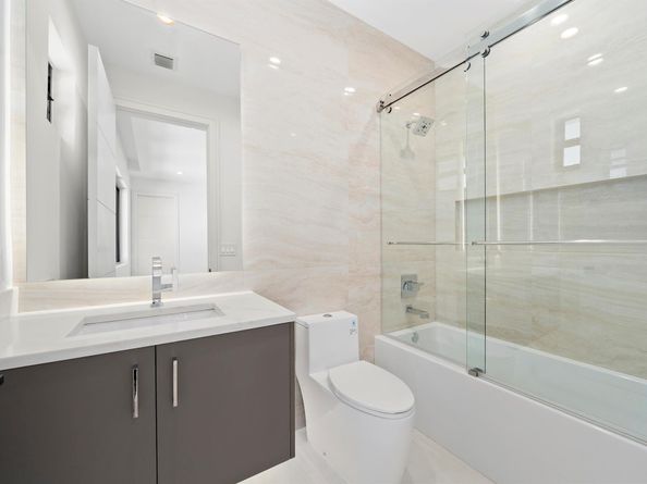 2880 NE 9th Street, Pompano Beach FL 33062