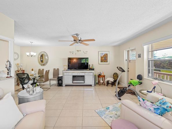 213 Cambridge I, West Palm Beach FL 33417