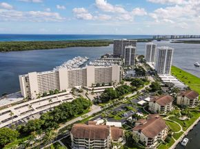 120 Lakeshore Drive T36, North Palm Beach FL 33408