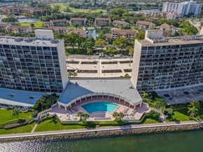 120 Lakeshore Drive T36, North Palm Beach FL 33408