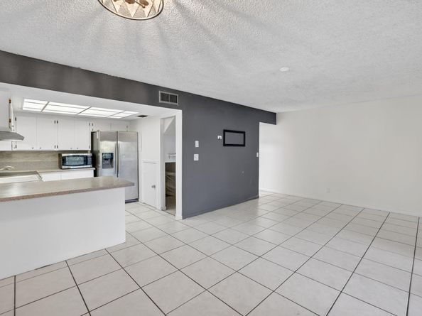 16 Toledo Ct 338, Davie FL 33324