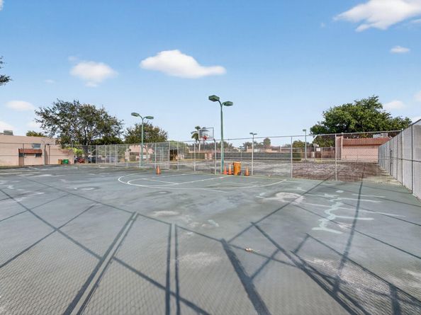 16 Toledo Ct 338, Davie FL 33324