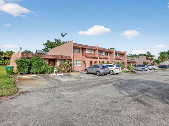 16 Toledo Ct 338, Davie FL 33324