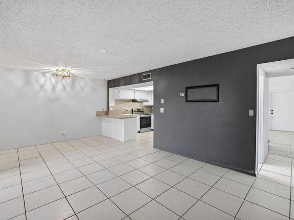 16 Toledo Ct 338, Davie FL 33324