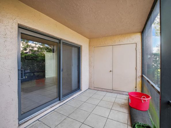 16 Toledo Ct 338, Davie FL 33324