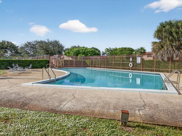 16 Toledo Ct 338, Davie FL 33324