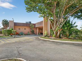 16 Toledo Ct 338, Davie FL 33324