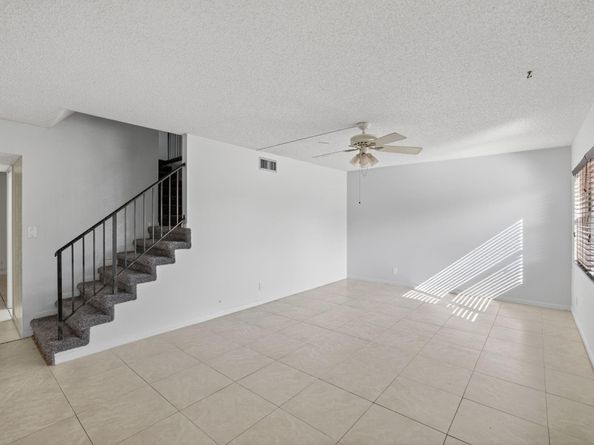 16 Toledo Ct 338, Davie FL 33324