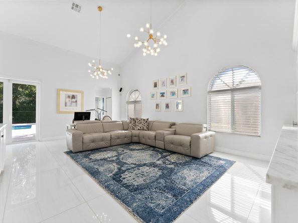 1290 Manor Court, Weston FL 33326