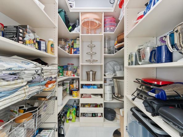 1290 Manor Court, Weston FL 33326