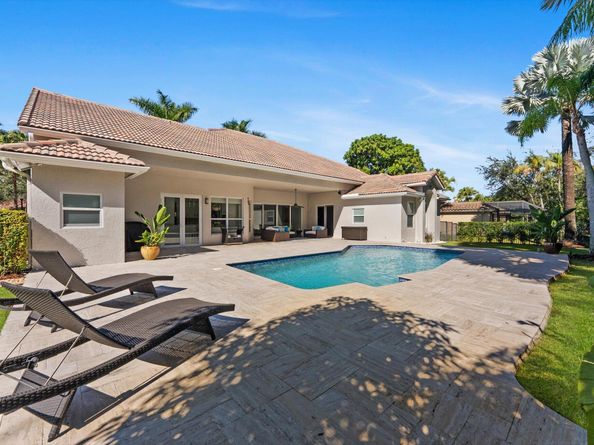 1290 Manor Court, Weston FL 33326