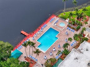 1502 Whitehall Dr 106, Davie FL 33324