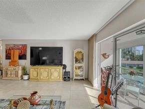 700 Layne Blvd 301, Hallandale Beach FL 33009