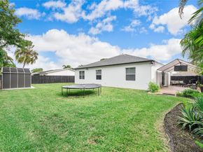 8211 NW 74th Ave, Tamarac FL 33321