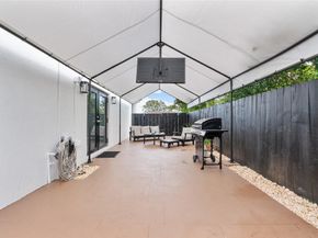 8211 NW 74th Ave, Tamarac FL 33321