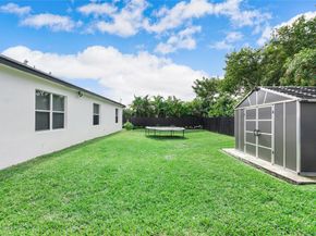 8211 NW 74th Ave, Tamarac FL 33321