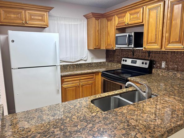 1525 Lake Crystal Drive D, West Palm Beach FL 33411