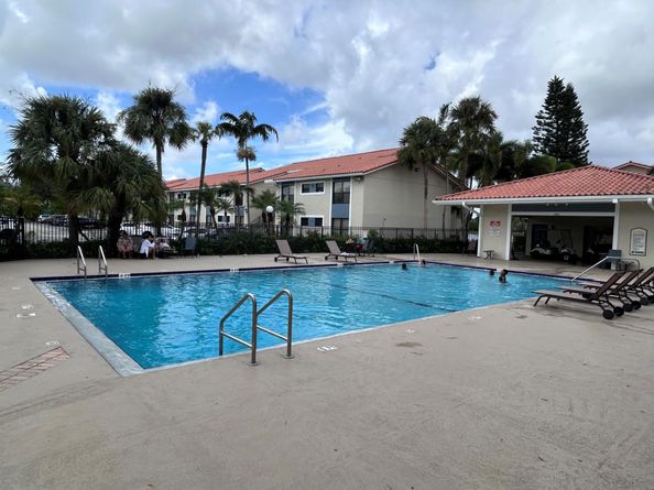 1525 Lake Crystal Drive D, West Palm Beach FL 33411