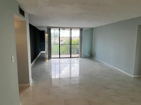 900 NE 195th St 314, Miami FL 33179