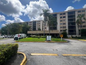 900 NE 195th St 314, Miami FL 33179