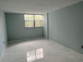 900 NE 195th St 314, Miami FL 33179