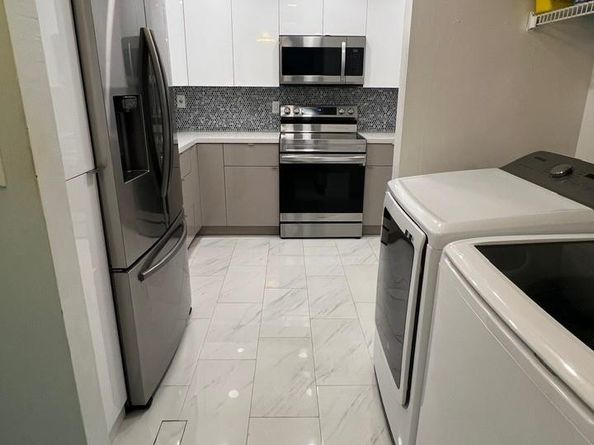 900 NE 195th St 314, Miami FL 33179