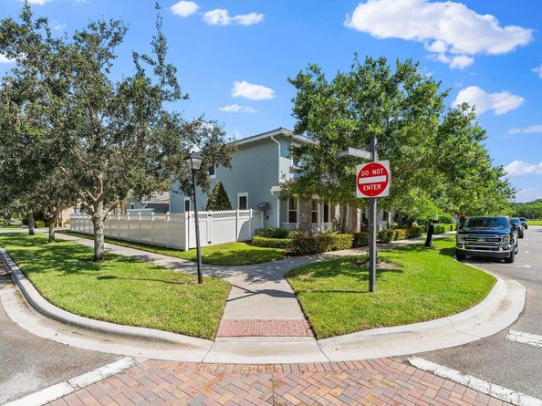 1077 N Prescott Drive, Jupiter FL 33458