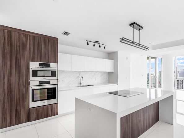 851 NE 1st Avenue 4111, Miami FL 33132