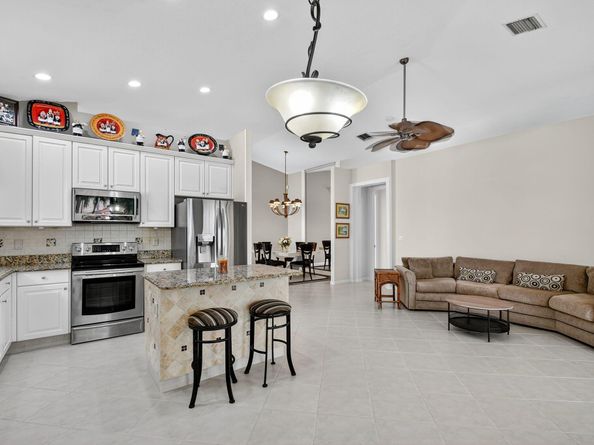 2325 Sapphire Circle, West Palm Beach FL 33411