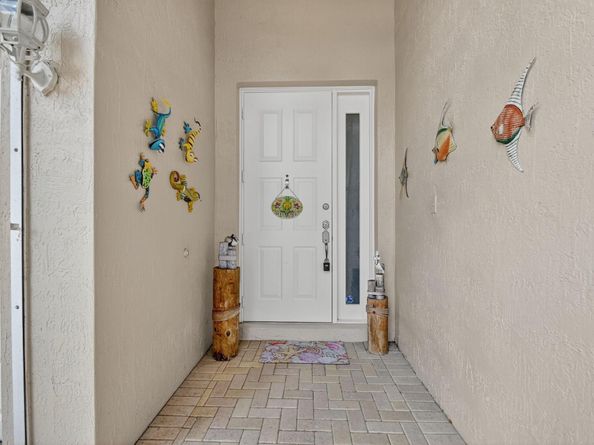 2325 Sapphire Circle, West Palm Beach FL 33411
