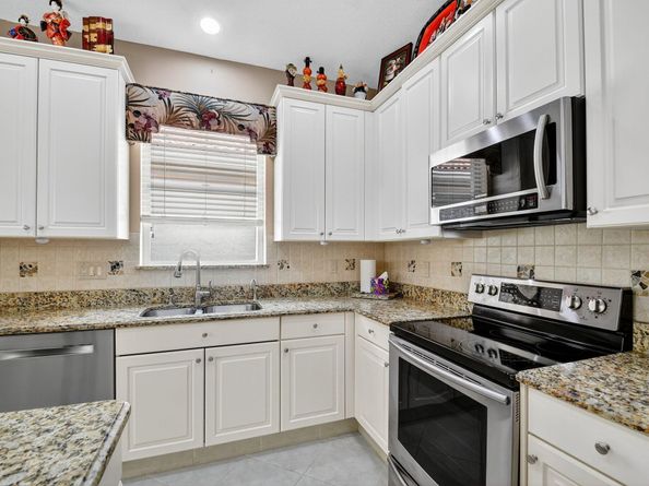 2325 Sapphire Circle, West Palm Beach FL 33411
