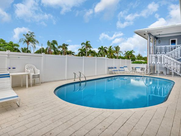 2109 NE 68th St 203, Fort Lauderdale FL 33308
