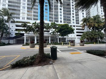 1800 Sunset Harbou Drive