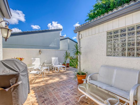 3 Brentwood Drive, Boynton Beach FL 33436