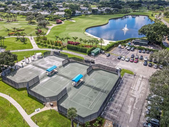 3 Brentwood Drive, Boynton Beach FL 33436