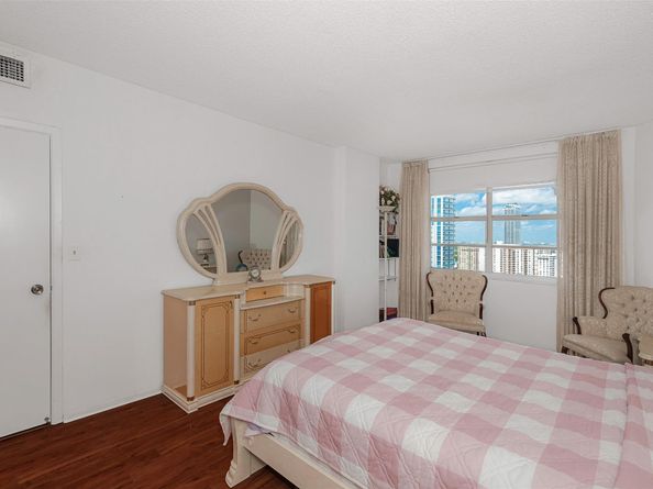 1980 S Ocean Dr 22P, Hallandale Beach FL 33009