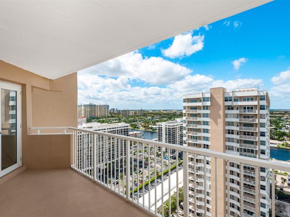 1980 S Ocean Dr 22P, Hallandale Beach FL 33009