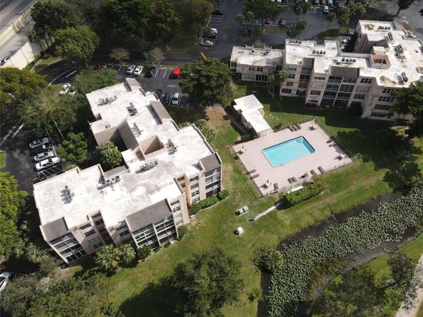 9471 Evergreen Pl 201, Davie FL 33324