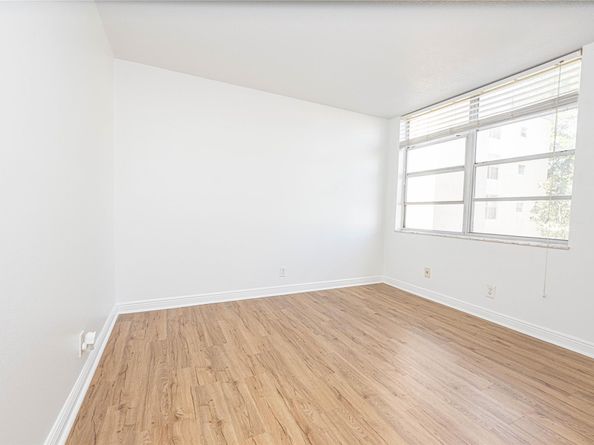 9471 Evergreen Pl 201, Davie FL 33324