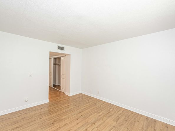 9471 Evergreen Pl 201, Davie FL 33324