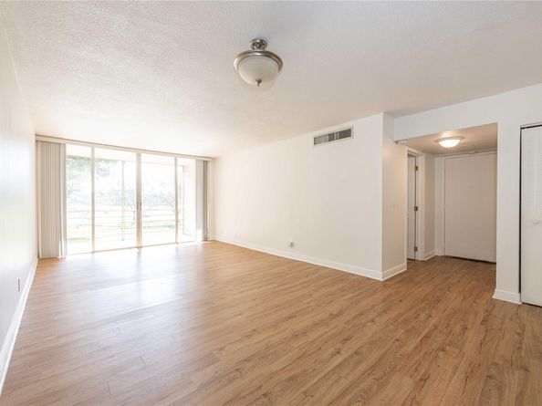 9471 Evergreen Pl 201, Davie FL 33324