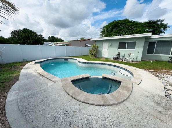 1602 N 23 Avenue, Hollywood FL 33020