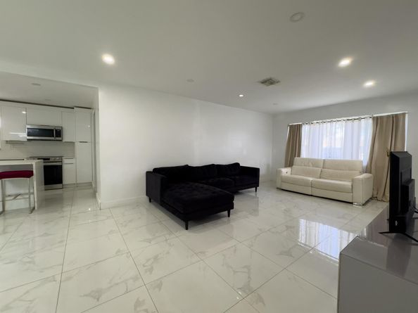 1602 N 23 Avenue, Hollywood FL 33020