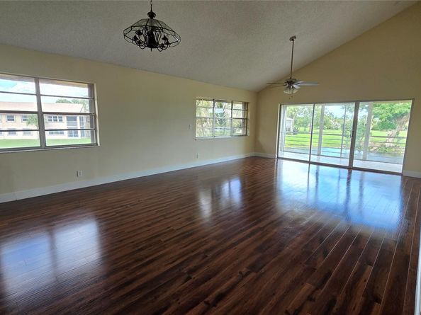 8751 Holly Ct 202, Tamarac FL 33321