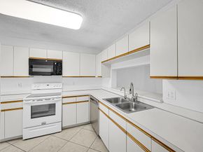 4725 Lucerne Lakes Boulevard E 411, Lake Worth FL 33467