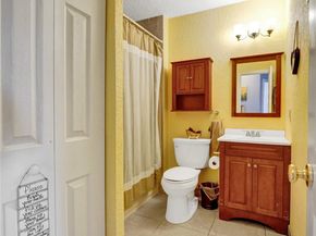 14580 Fairfax Pl, Davie FL 33325