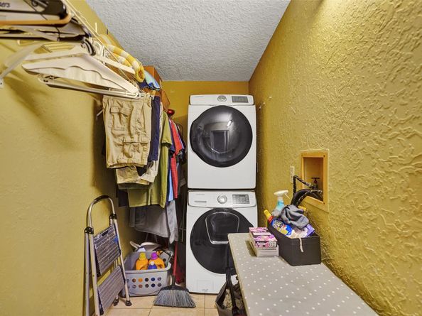 14580 Fairfax Pl, Davie FL 33325