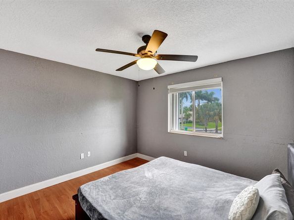 14580 Fairfax Pl, Davie FL 33325