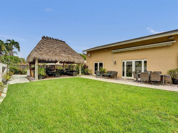 14580 Fairfax Pl, Davie FL 33325