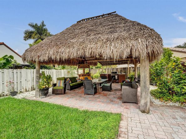 14580 Fairfax Pl, Davie FL 33325